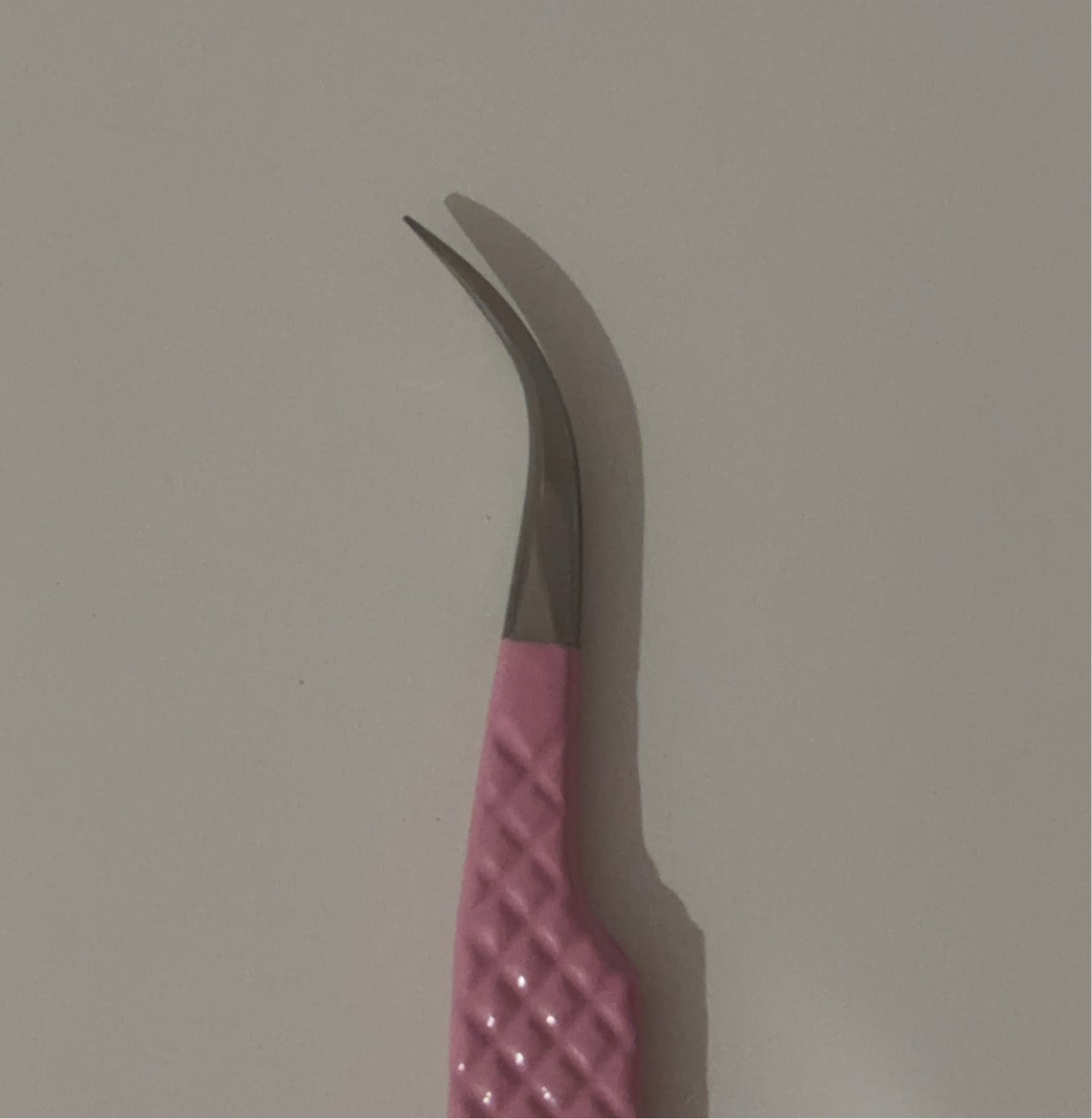 Curved Tweezer